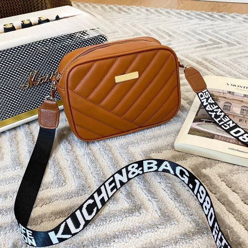 CROSS BODY BAGS