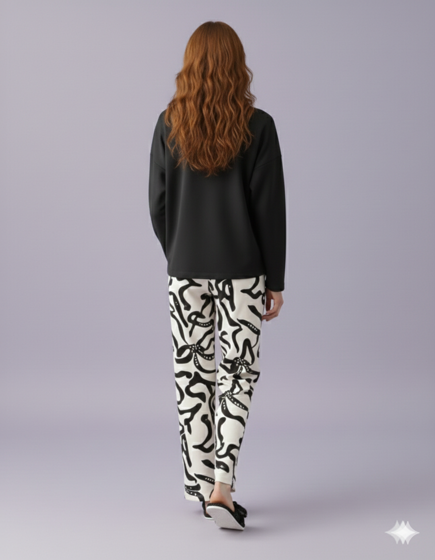 CLASSIC SCRIBBLE PRINTED NIGHT SUIT