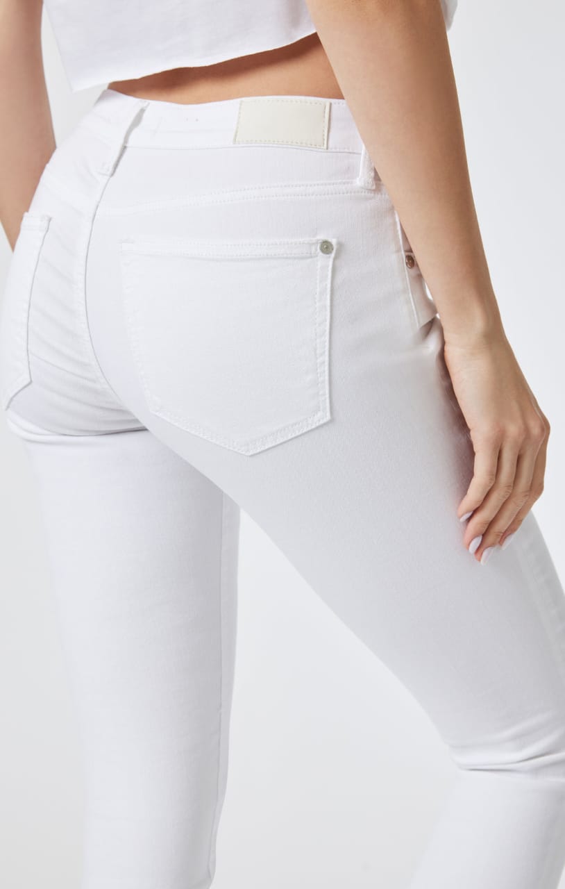 WOMEN SKINNY FIT JEANS - SFJ001