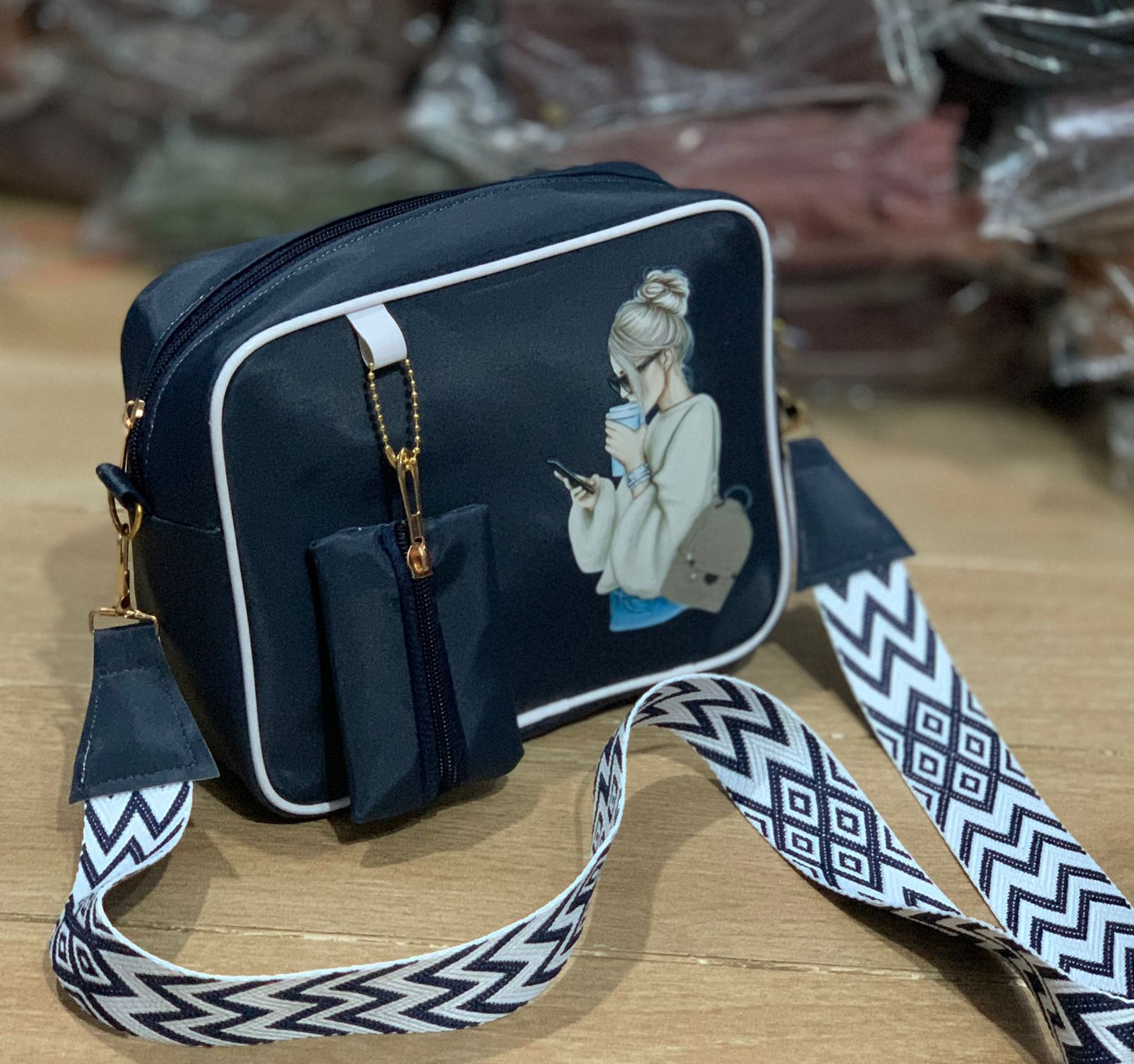 PRINTED CROSS BODY BAG 001