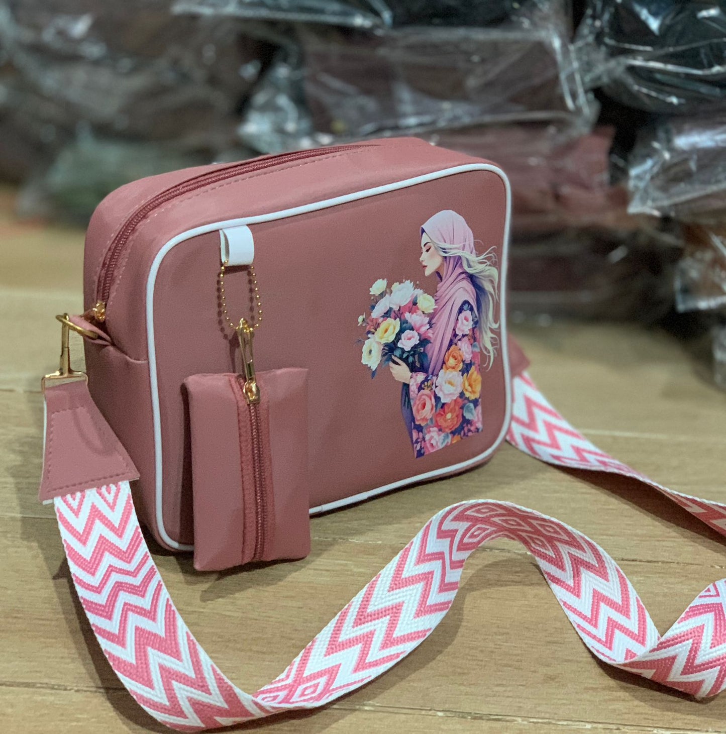 PRINTED CROSS BODY BAG 001