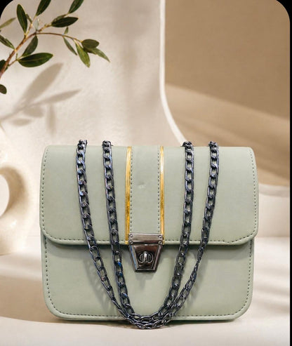 CLASSIC CHAIN HAND BAG