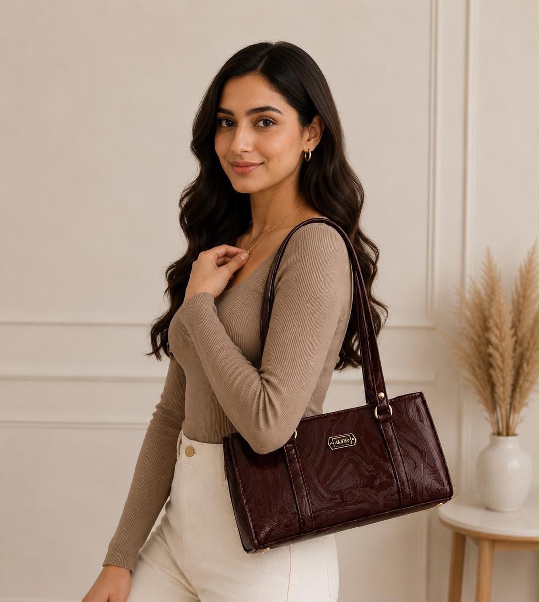MARBLE TEXTURE SHOULDER BAG