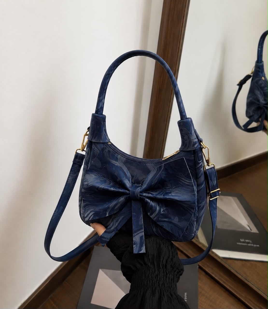 VELOURA BOW STYLE HAND BAG (MARBLE TEXTURED)