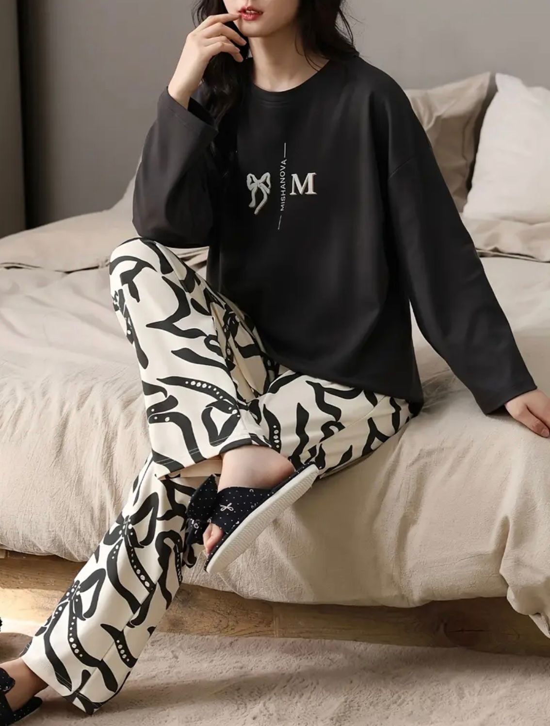 CLASSIC SCRIBBLE PRINTED NIGHT SUIT